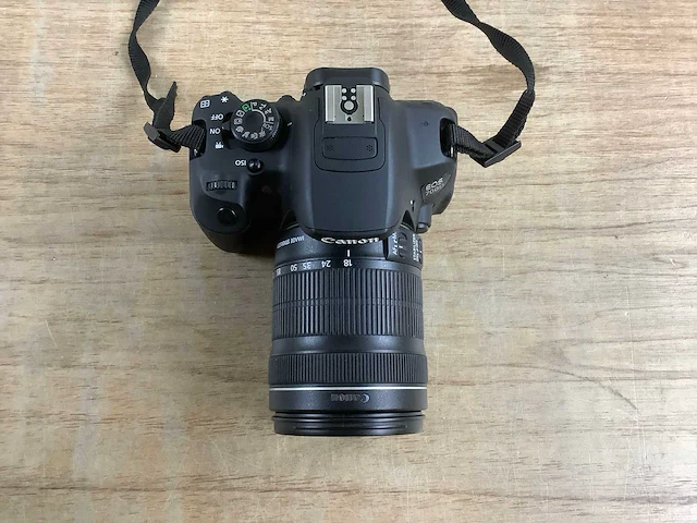 Canon eos 700d + ef-s 18-135mm - afbeelding 4 van  7