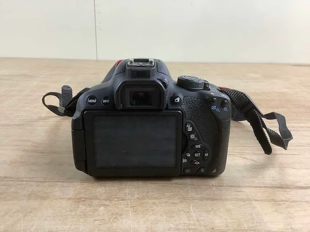 Canon eos 700d + ef-s 18-135mm - afbeelding 5 van  7
