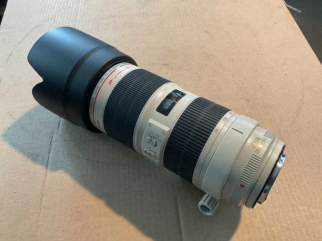 Canon zoom ef camera lens - afbeelding 1 van  2