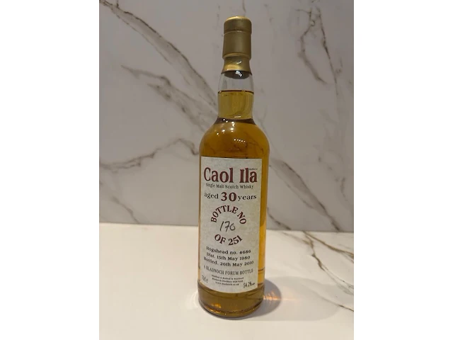 Caol ila 30 year old – distilled 1980, bottled 2010 – single cask hogshead #4686 – bladnoch forum – 700ml – 54.2%, caol ila - afbeelding 1 van  5