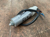 Capacitor (3x) - afbeelding 1 van  4