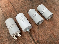 Capacitor (4x) - afbeelding 1 van  3
