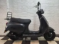 Capri - 25km snorscooter - cl50 riva - capri cl50 riva 25km snorscooter 4-takt - afbeelding 3 van  7