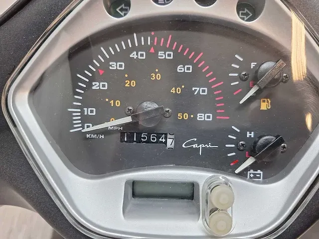 Capri - 25km snorscooter - cl50 riva - capri cl50 riva 25km snorscooter 4-takt - afbeelding 4 van  7