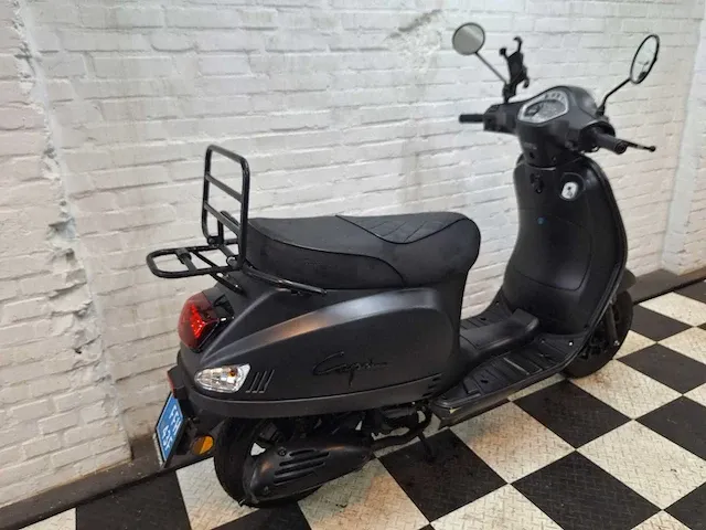 Capri - 25km snorscooter - cl50 riva - capri cl50 riva 25km snorscooter 4-takt - afbeelding 5 van  7