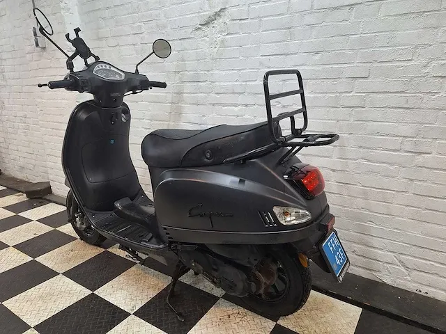 Capri - 25km snorscooter - cl50 riva - capri cl50 riva 25km snorscooter 4-takt - afbeelding 6 van  7