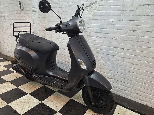 Capri - 25km snorscooter - cl50 riva - capri cl50 riva 25km snorscooter 4-takt - afbeelding 7 van  7