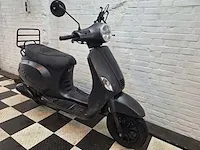 Capri - 25km snorscooter - cl50 riva - capri cl50 riva 25km snorscooter 4-takt - afbeelding 7 van  7