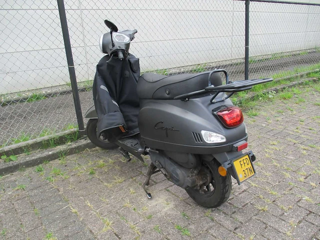 Capri - bromscooter - riva wy50qt-86 injectie - scooter - afbeelding 3 van  12