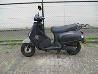 Capri - bromscooter - riva wy50qt-86 injectie - scooter - afbeelding 1 van  12