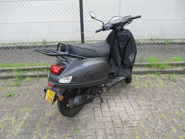 Capri - bromscooter - riva wy50qt-86 injectie - scooter - afbeelding 11 van  12