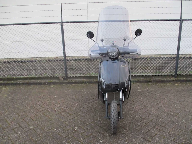 Capri - bromscooter - riva wy50qt-86 injectie - scooter - afbeelding 5 van  11
