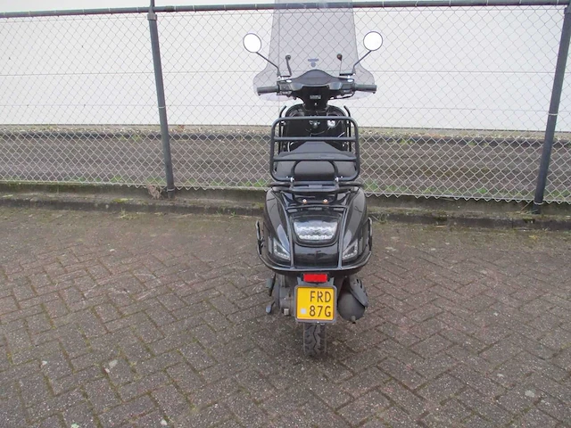 Capri - bromscooter - riva wy50qt-86 injectie - scooter - afbeelding 10 van  11