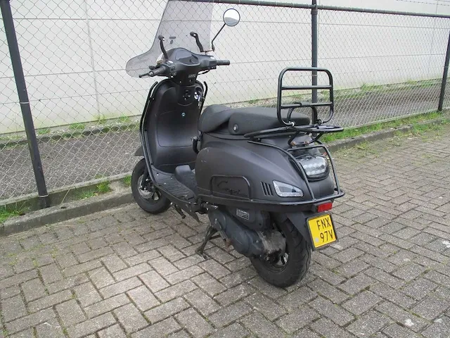 Capri cl 50 riva injectie - bromscooter - classic wy50qt-86 - scooter - afbeelding 2 van  11