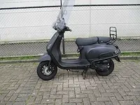 Capri cl 50 riva injectie - bromscooter - classic wy50qt-86 - scooter - afbeelding 1 van  11