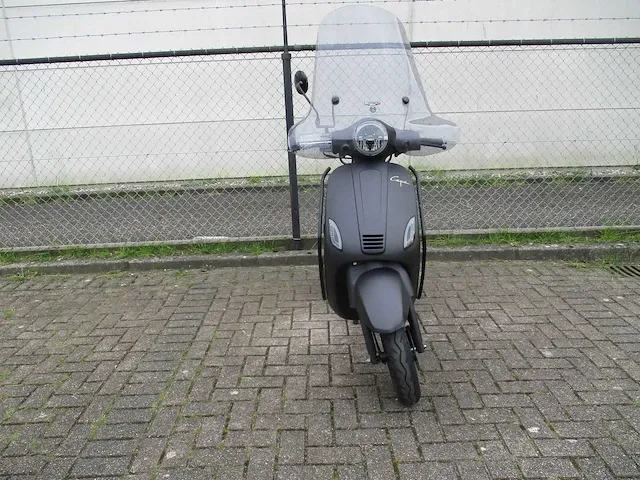 Capri cl 50 riva injectie - bromscooter - classic wy50qt-86 - scooter - afbeelding 5 van  11