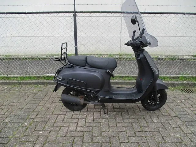 Capri cl 50 riva injectie - bromscooter - classic wy50qt-86 - scooter - afbeelding 8 van  11