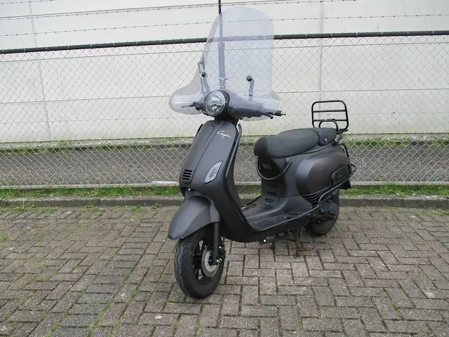 Capri cl 50 riva injectie - bromscooter - classic wy50qt-86 - scooter - afbeelding 4 van  11