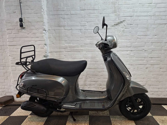 Capri cl riva 45 km bromscooter 4takt - afbeelding 6 van  7