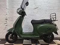 Capri cl50 riva 45 km bromscooter 4takt - afbeelding 1 van  7