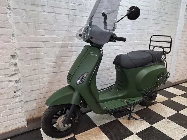 Capri cl50 riva 45 km bromscooter 4takt - afbeelding 2 van  7
