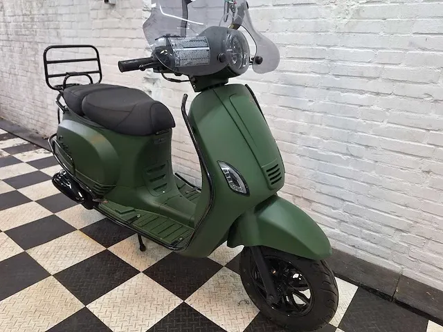 Capri cl50 riva 45 km bromscooter 4takt - afbeelding 7 van  7