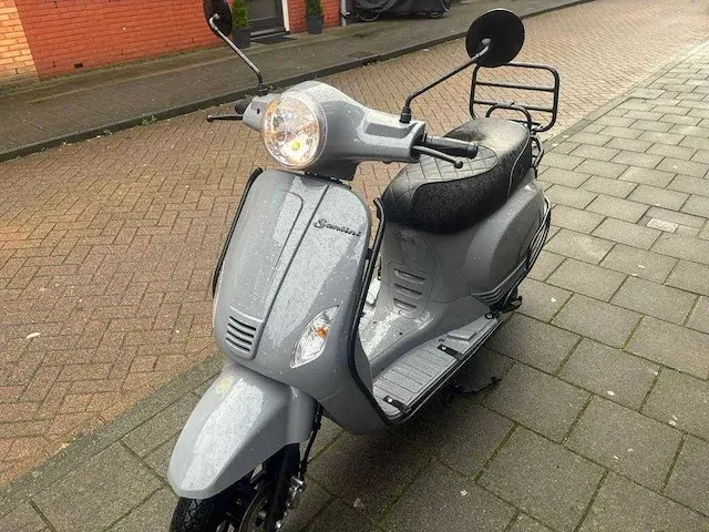 Capri classic wy50qt-86 scooter, fgg-07h - afbeelding 1 van  5