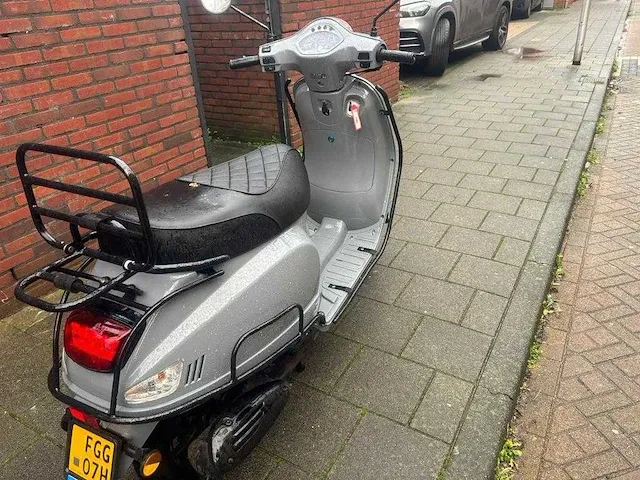 Capri classic wy50qt-86 scooter, fgg-07h - afbeelding 2 van  5
