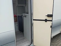 Caravan 4044 beyerland, bouwjaar 1994 - afbeelding 2 van  10