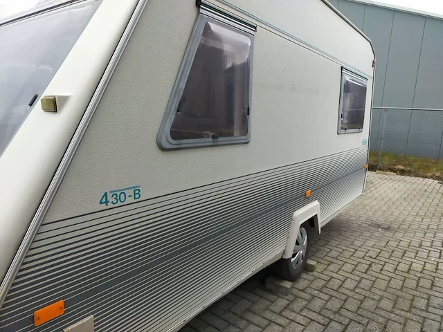 Caravan 4044 beyerland, bouwjaar 1994 - afbeelding 5 van  10