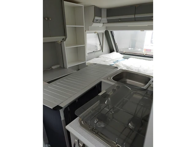 Caravan 4044 beyerland, bouwjaar 1994 - afbeelding 6 van  10