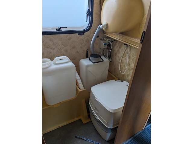 Caravan fendt, 425n, bouwjaar 1984 - afbeelding 9 van  38