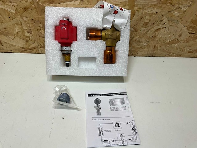 Carel e4v95bwtoo expansieventiel met stappenmotor - afbeelding 2 van  5