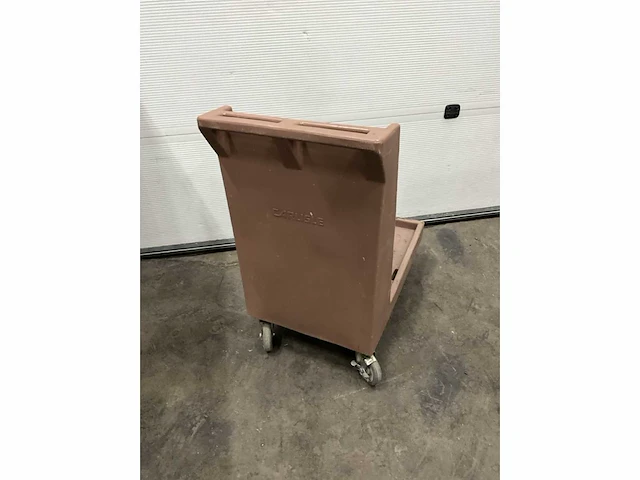 Carlisle kunststof krattentrolly - afbeelding 4 van  6
