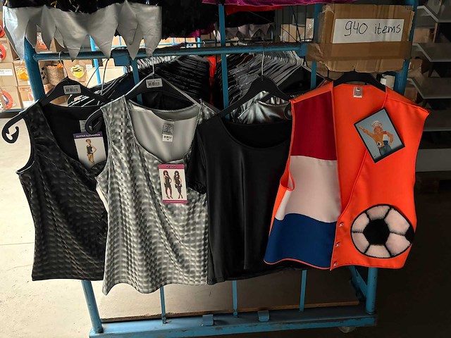 Carnavals kostuum mixpartij - 940 delig - afbeelding 3 van  5