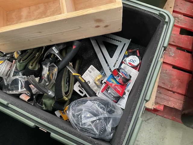 Carpenter’s hand tool kit - afbeelding 10 van  10