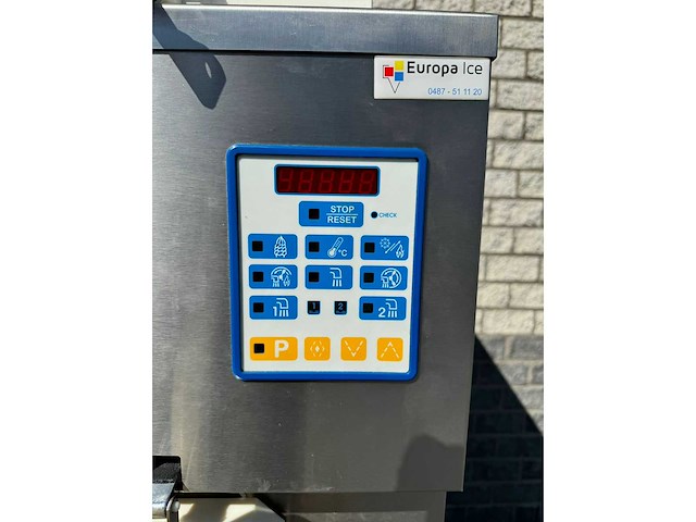 Carpigiani - 381 - ijsmachine softijsmachine - afbeelding 3 van  5