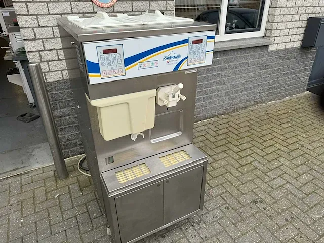Carpigiani - combi - ijsmachine softijsmachine - afbeelding 1 van  8