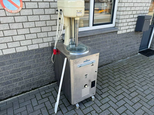 Carpigiani l40 ijsmachine / bok vriezer - afbeelding 1 van  4