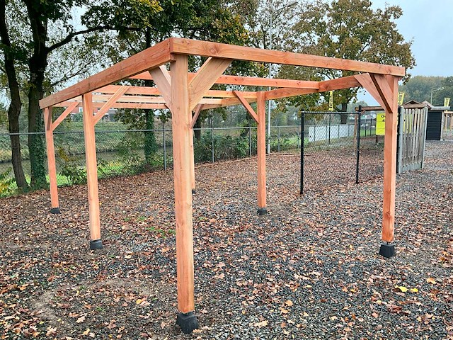 Carport constructie douglas - 960x310x210 cm - afbeelding 1 van  5