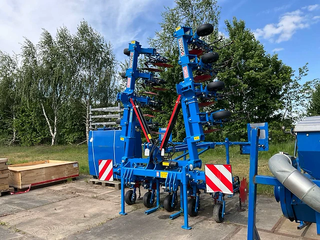Carre econet 12 rijer schoffelmachine - afbeelding 1 van  11