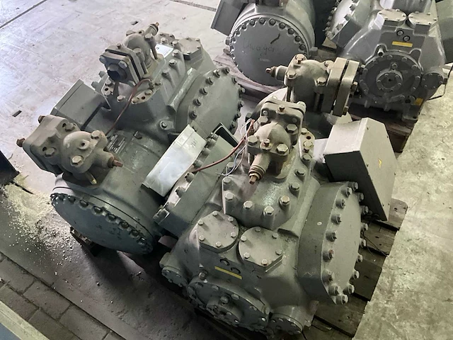 Carrier 06ba 277 a 600a koelcompressor (2x) - afbeelding 3 van  4