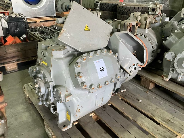 Carrier 06ba 277 a 600a koelcompressor - afbeelding 3 van  5