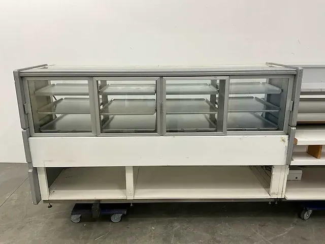 Carrier gekoelde gebaksvitrine - afbeelding 4 van  23