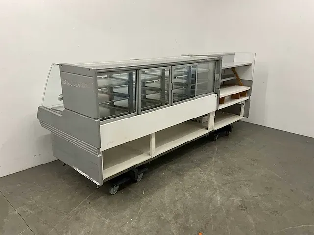 Carrier gekoelde gebaksvitrine - afbeelding 18 van  23