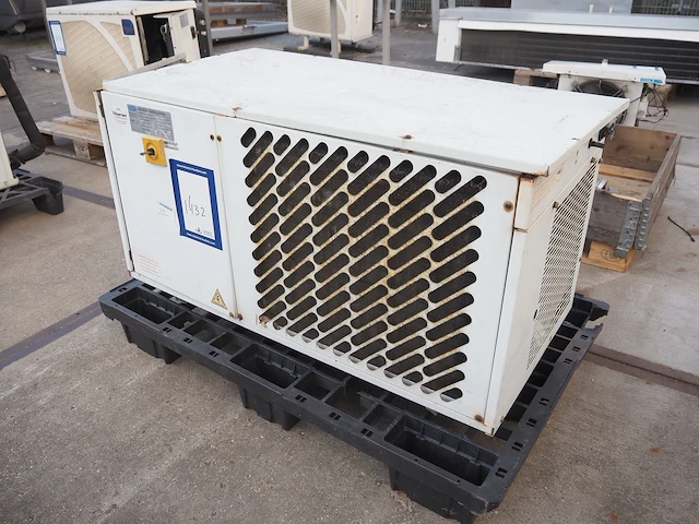 Carrier - afbeelding 1 van  7