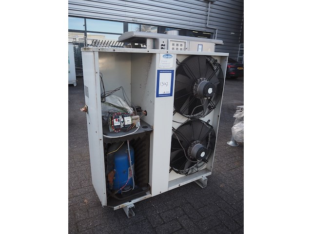 Carrier - afbeelding 1 van  12