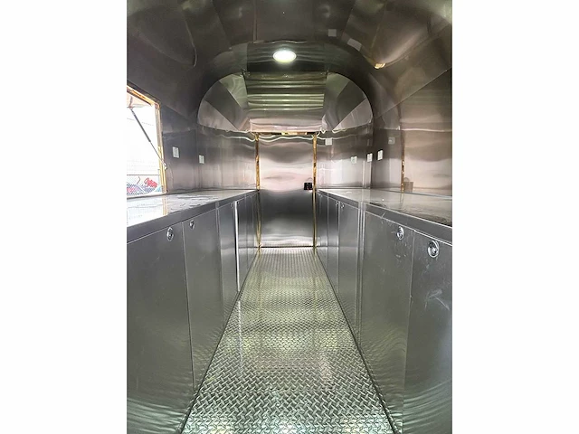 Carros - 2.1 - airstream - foodtruck - 2025 - afbeelding 19 van  38