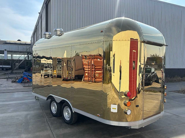 Carros - 2.1 - airstream - foodtruck - 2025 - afbeelding 8 van  38