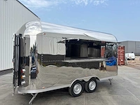 Carros 2.1 - 2025 - airstream - foodtruck